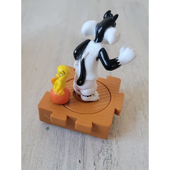 Space jam 1996 Sylvester tweety bird toy figure McDonald's - Picture 8 of 8